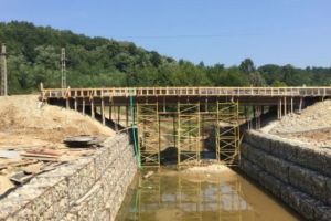 DOUĂ NOI PODURI ÎN ARGEȘ