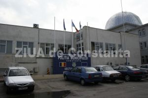 Un barbat din Piata Chiliei, condamnat pentru ca a spart un geam al Sectiei 1 de Politie Constanta  