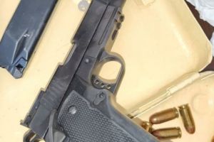 TÂRGOVIȘTE: Dosar penal pentru un târgoviştean ce nu a predat o armă