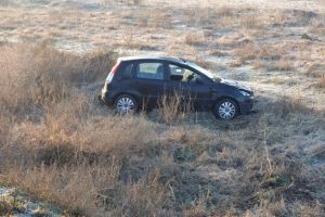 Judetul Constanta: Accident rutier pe DN 2A - Stupina. Doi raniti, dupa ce un autoturism a ajuns pe camp