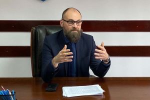 „Nu se pune problema să nu se majoreze pensiile”. Cine e şi ce vrea noul şef al Casei Naţionale de Pensii, orădeanul Laurenţiu Țenţ