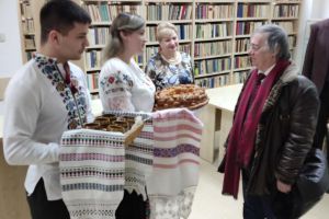 Acad. Nicolae Dabija, la USV: „Locul nostru este în Europa, locul nostru este acolo unde se ...