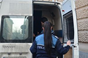 Cele două femei din Bihor care au ademenit un turist la o partidă de sex în trei în Băile Felix ca să-l tâlhărească au fost încarcerate