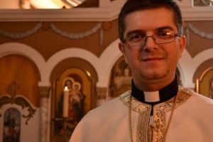 Un mureşean, cel mai tânăr episcop catolic din lume
