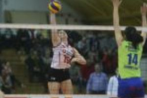 FOTO CSM Lugoj a murit frumos în faţa unei echipe conduse de cel mai tare antrenor al lumii!