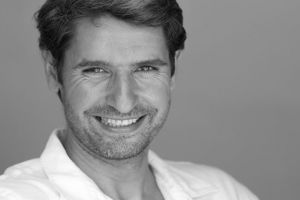 Celebru hipnoterapeut dezvăluie: toată realitatea este reglată de mentalitatea noastră