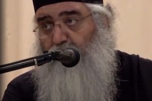 Un preot din Cipru susţine că persoanele gay se nasc după ce femeile însărcinate fac sex anal