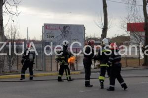 Constanta: Incendiu la un panou de distributie gaze, in zona magazinului Selgros (galerie foto)