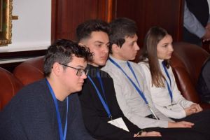 Olimpic sucevean, invitat la „Şcoala de vacanţă” a Academiei Române, alături de cei ...