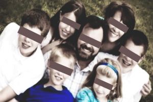 Emoţionant – Sibiancă ce şi-a pierdut fetiţele într-un accident – Acum e mamă pentru copiii fără părinţi