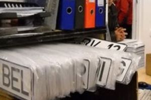 TÂRGOVIȘTE: Autoturism surprins în trafic fără numere de înmatriculare