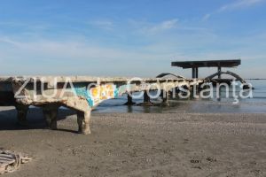 Pasarela din statiunea Mamaia, situata in zona debarcaderului Cazino, va fi demolata
