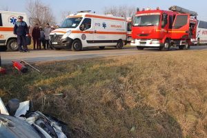Persoană încarcerată în urma unui accident produs pe drumul dintre Timişoara şi Utvin