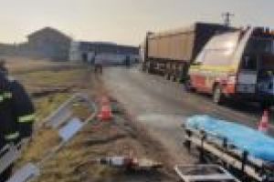 O maşină a zburat de pe şosea în urma unui accident, nu departe de Timişoara!