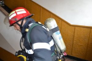 Incendiu, acum, la un apartament din Braşov