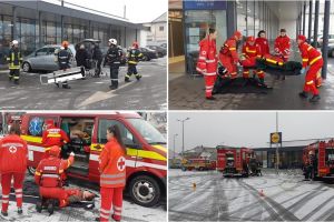 FOTOGALERIE. Incendiu puternic, cu trei victime, la un magazin din Negreşti (exerciţiu)