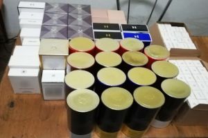 Parfumuri susceptibile a fi contrafacute, confiscate in P.T.F. Vama Veche