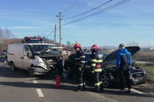 Încă un accident! Trei răniţi!
