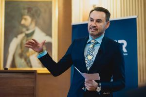 Oameni simpli din mai multe ţări confirmă dimensiunea planetară a lui Gheorghe Falcă (VIDEO)