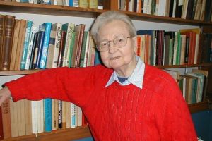 Istoricul Eva Balogh: : ”Ungaria nu mai este o democraţie. Viktor Orban a construit o autocraţie în doar câţiva ani” Citeşte întreaga ştire: Interviu cu istoricul Eva Balogh, autoarea celui mai influent blog maghiar: ”Ungaria nu mai este o democraţie. Viktor Orban a construit o autocraţie în doar câţiva ani”