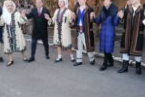 FOTO. Timişorenii s-au prins în Hora Unirii, la 161 de ani de la înfăptuirea Micii Uniri