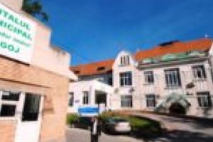 Frig afară, frig şi în interior! Pacienţii spitalului din Lugoj se încălzesc cu reşouri, calorifere şi plăpumi aduse de acasă