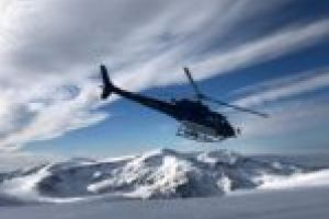 „Hai afară la zăpadă!”, sau – dacă NU – la petrecere pe Muntele Mic