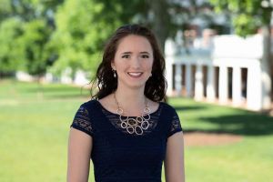 O americancă de 22 de ani, din Virginia, „la catedra” Universităţii ”Ștefan cel Mare”