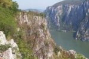 Dunărea şi infrastructura revigorează turismul în comuna Pojejena