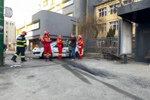Încă un accident în faţă la Colegiul Meşota