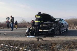 FOTO. Accident pe DN1C, lângă Dej. Bolid de peste 100.000 de euro, distrus