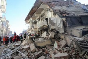 VIDEO: Cutremur în Turcia – Zeci de oameni morţi şi peste o mie de răniţi