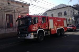 Incendiu, in aceasta dimineata, pe Calea Calarasi/ Scrum, dupa ce o soba a fost lasata neverificata