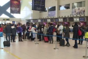 Alertă! Un bărbat suspect de virusul ucigaş din China a ajuns în România