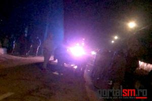 FOTO. Accident! Şofer lovit de maşină în timp ce salva o persoană de pe şosea