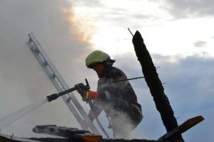 INCENDIU la hornul unui bloc de locuinţe din Câmpeni. Locatarii s-au autoevacuat
