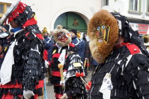 Veselie mare la Agnita – Duminică are loc „Parada lolelor”