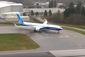 VIDEO – Boeing a testat cel mai mare avion de pasageri din lume. Costă peste 440 milioane dolari