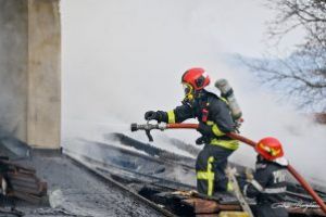 Incendiu la o casă din Sânzieni