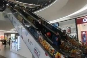 VIDEO – Alarmă exerciţiu la Shopping City Sibiu – Toţi oamenii evacuaţi din Mall