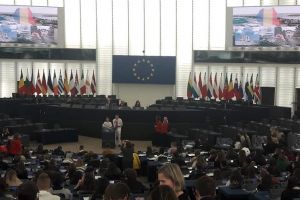 Elevii Colegiului Pedagogic au fost pentru o zi europarlamentari, alaturi de colegi din alte 21 de tari (galerie foto) 