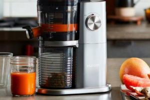 4 lucruri de luat în considerare înainte de a cumpăra un storcător de fructe