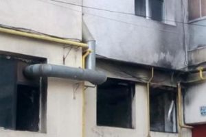 Panica intr-o cladire din Braila! / Branzaria din coltul blocului, in flacari