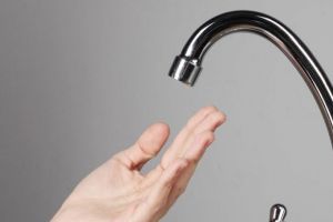 Locuitorii din Bradu rămân marţi fără apă potabilă