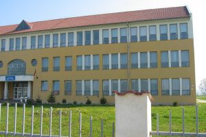 Liceul „Marin Preda” din Odorheiu Secuiesc angajează îngrijitor