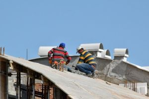 Muncitorii din Moldova se mută la Cluj cu familii cu tot