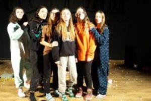 Spectacolul „Casa din palme” a marcat inaugurarea Sălii de teatru „DAN TURBATU”