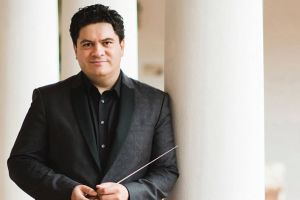 Dirijorul român Cristian Măcelaru, născut în Timişoara, a câştigat un premiu Grammy