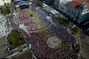 Este oficial: Oradea a intrat în Cartea Recordurilor cu cea mai mare lecţie de fitness pe ghete „kangoo jumps”