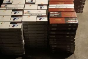 FOTO. Un tânăr s-a ales cu dosar penal după ce a fost oprit în trafic de poliţişti